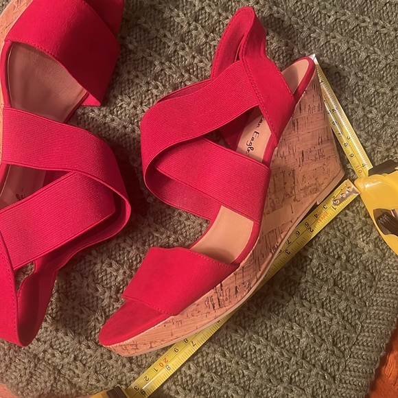 ✨👟✨ Red American Eagle Wedged Heels ✨👟✨ - Picture 6 of 7